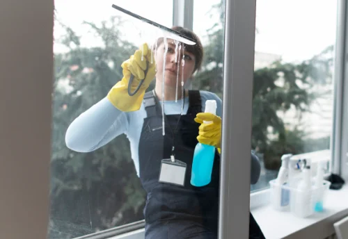 Nettoyage de vitres intérieures et extérieures à Champagnole